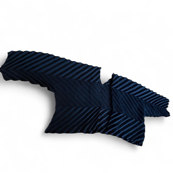 ISSEY MIYAKE me Design pleated bolero (K-32224) - Picture 3 of 6